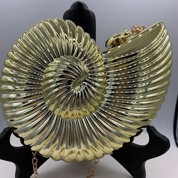 Earrings, real pearls, gold plate, large size, stud style, NWOT, updated classic - Picture 12 of 15